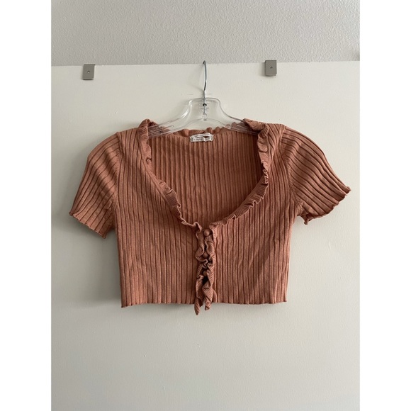 UO Rory Ruffle Shrunken Cardigan - Picture 3 of 6